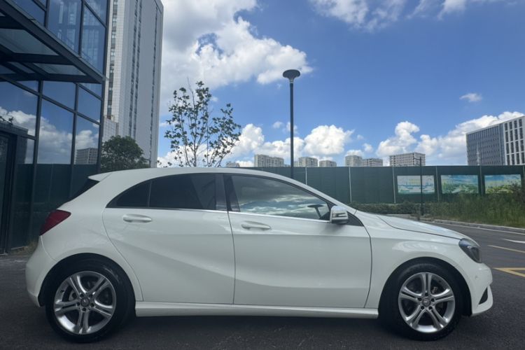 Used Mercedes-Benz A-Class 2013 A 200 Urban Edition Exterior 8