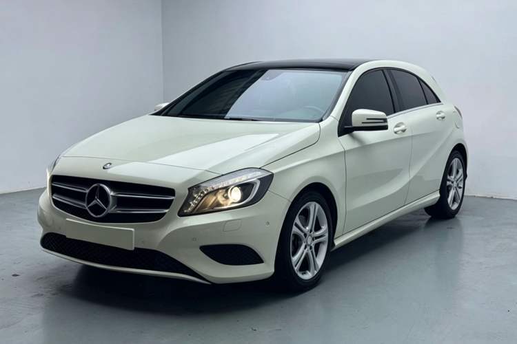 Ojetý Mercedes-Benz A-Class 2013 A 200 Urban Edition Guazi used car, China used car export, Used car for sale, Used  cars, Cheapest cars for sale