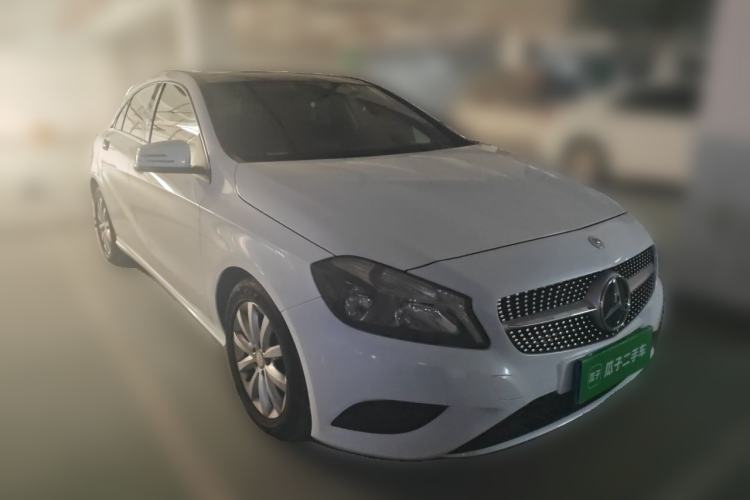 Used Mercedes-Benz A-Class 2013 A 180 Fashion Model Front Right 45 Deg