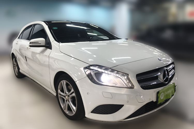 Used Mercedes-Benz A-Class 2013 A 200 Urban Edition Front Right 45 Deg