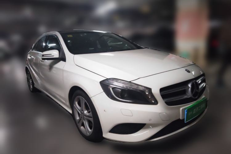 Used Mercedes-Benz A-Class 2013 A 200 Urban Edition Front Right 45 Deg