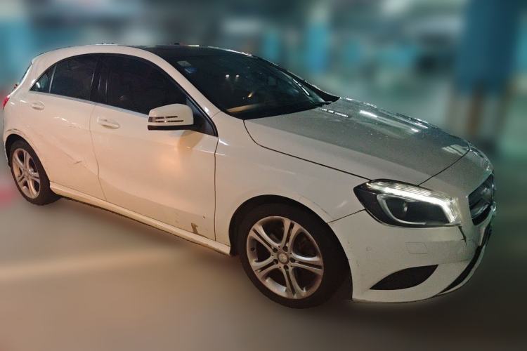 Used Mercedes-Benz A-Class 2013 A 200 Urban Edition Front Right 45 Deg