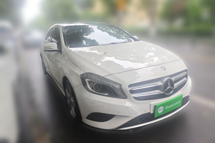 Used Mercedes-Benz A-Class 2013 A 200 Urban Edition Front Right 45 Deg