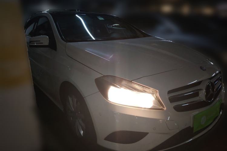 Used Mercedes-Benz A-Class 2013 A 180 Fashion Model Front Right 45 Deg