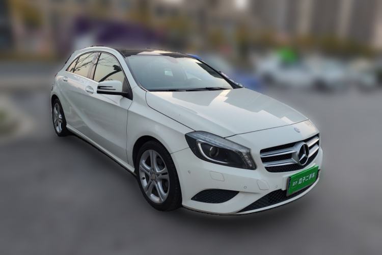 Used Mercedes-Benz A-Class 2013 A 200 Urban Edition Front Right 45 Deg