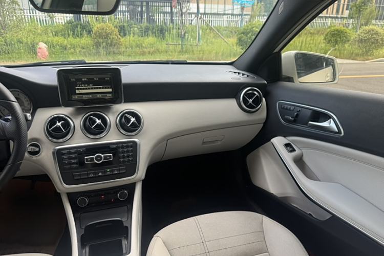 Used Mercedes-Benz A-Class 2013 A 200 Urban Edition Interior 1