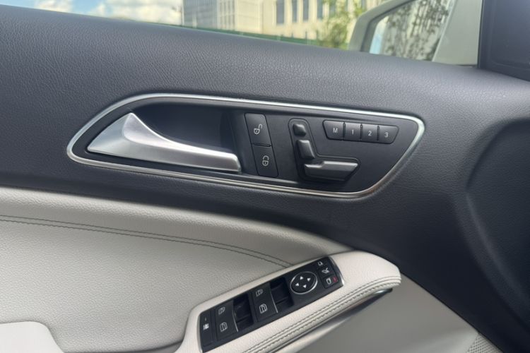Used Mercedes-Benz A-Class 2013 A 200 Urban Edition Interior 12