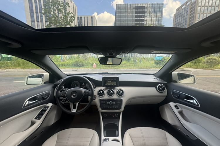 Used Mercedes-Benz A-Class 2013 A 200 Urban Edition Interior 13