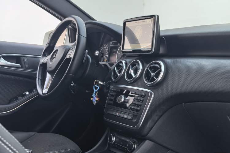 Used Mercedes-Benz A-Class 2013 A 180 Fashion Model Interior 14