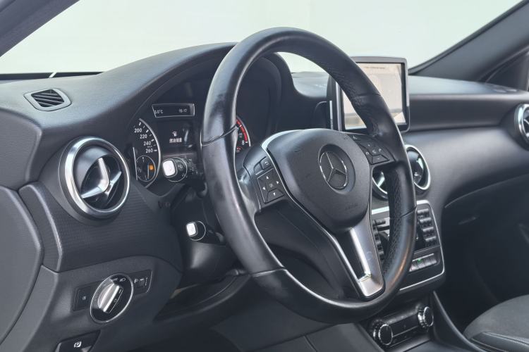 Used Mercedes-Benz A-Class 2013 A 180 Fashion Model Interior 4