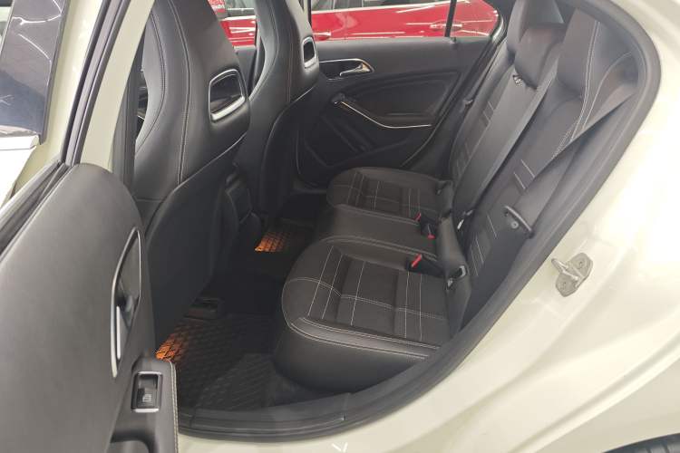 Used Mercedes-Benz A-Class 2013 A 200 Urban Edition Interior 6