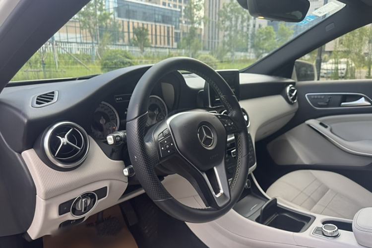 Used Mercedes-Benz A-Class 2013 A 200 Urban Edition Interior 6