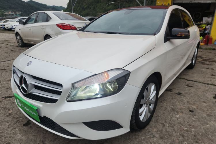Ojetý Mercedes-Benz A-Class 2013 A 180 Fashion Model Guazi used car, China used car export, Used car for sale, Used cars, Cheapest cars for sale