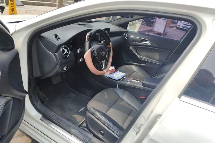Used Mercedes-Benz A-Class 2013 A 180 Fashion Model Left Front Seat