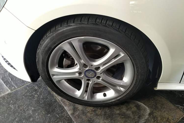 Used Mercedes-Benz A-Class 2013 A 200 Urban Edition Left Front Wheel Hub