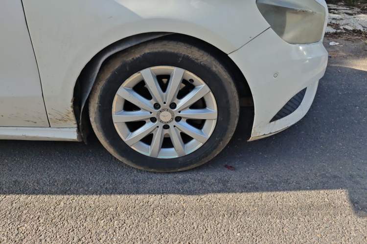 Used Mercedes-Benz A-Class 2013 A 180 Fashion Model Right Front Wheel Hub