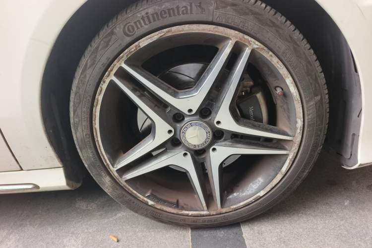 Used Mercedes-Benz A-Class 2013 A 260 Sport model Right Front Wheel Hub