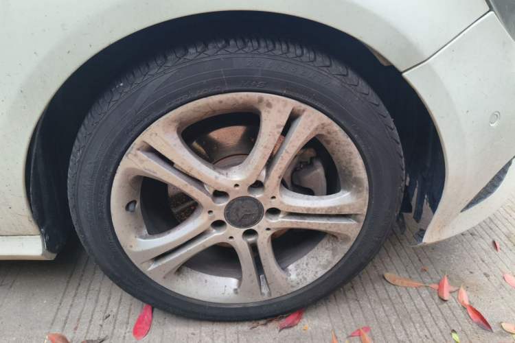 Used Mercedes-Benz A-Class 2013 A 180 Fashion Model Right Front Wheel Hub