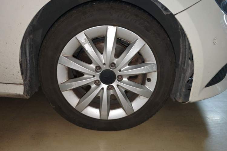Used Mercedes-Benz A-Class 2013 A 180 Fashion Model Right Front Wheel Hub