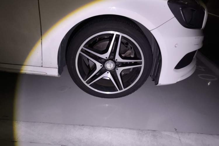 Used Mercedes-Benz A-Class 2013 A 260 Sport model Right Front Wheel Hub