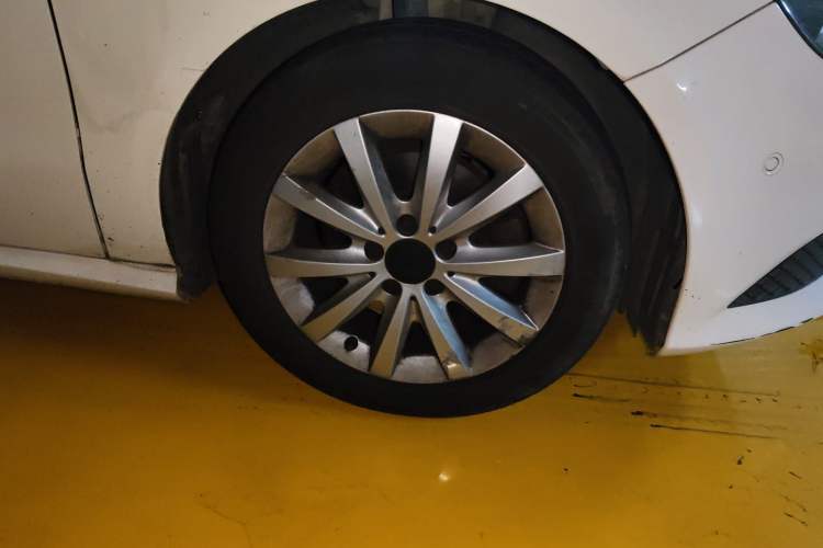 Used Mercedes-Benz A-Class 2013 A 180 Fashion Model Right Front Wheel Hub
