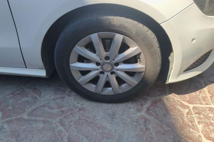 Used Mercedes-Benz A-Class 2013 A 180 Fashion Model Right Front Wheel Hub