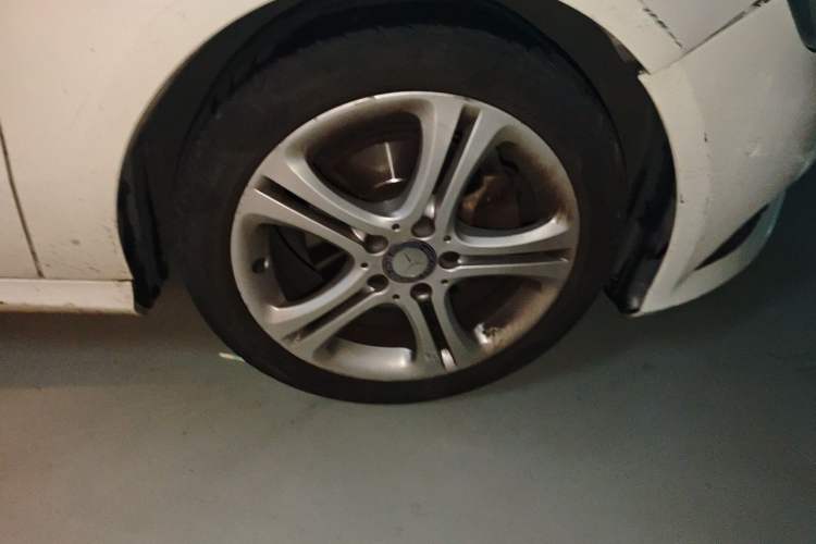 Used Mercedes-Benz A-Class 2013 A 200 Urban Edition Right Front Wheel Hub
