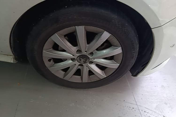 Used Mercedes-Benz A-Class 2013 A 180 Fashion Model Right Front Wheel Hub