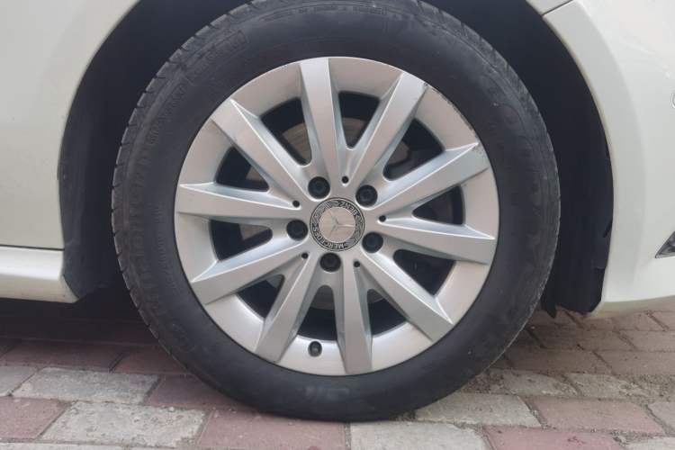 Used Mercedes-Benz A-Class 2013 A 180 Fashion Model Right Front Wheel Hub