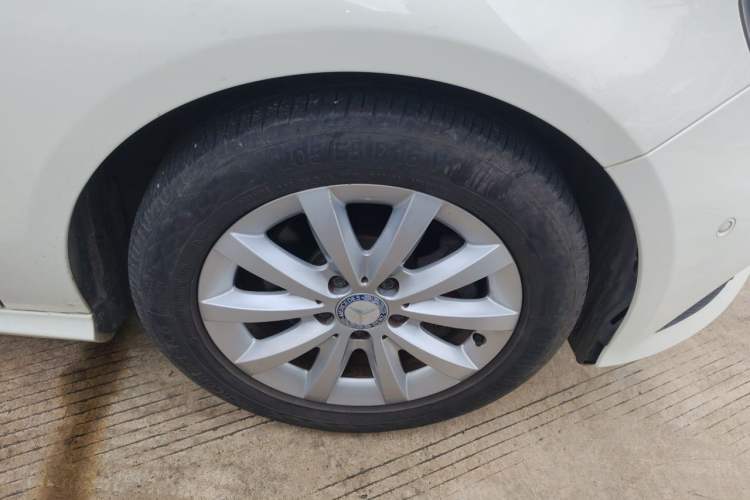 Used Mercedes-Benz A-Class 2013 A 180 Fashion Model Right Front Wheel Hub