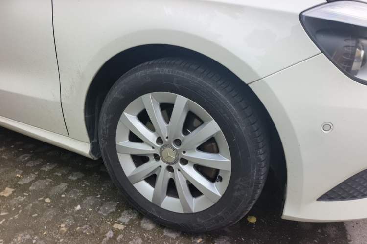 Used Mercedes-Benz A-Class 2013 A 180 Fashion Model Right Front Wheel Hub