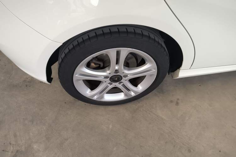Used Mercedes-Benz A-Class 2013 A 200 Urban Edition Right Rear Wheel Hub