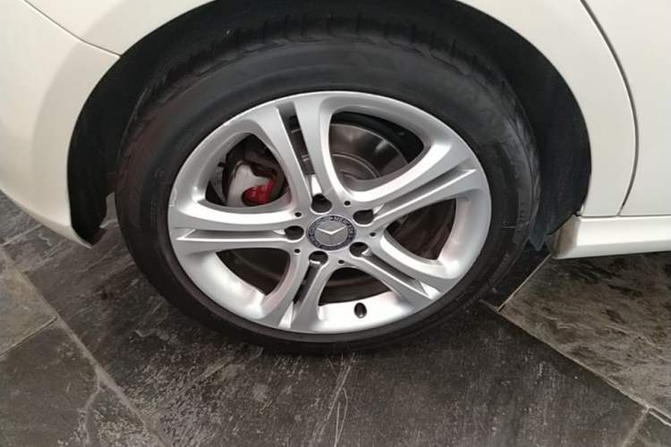 Used Mercedes-Benz A-Class 2013 A 200 Urban Edition Right Rear Wheel Hub