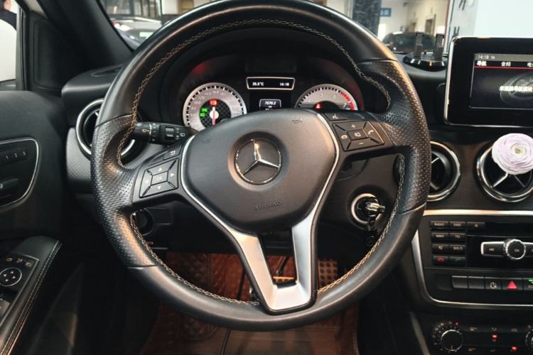 Used Mercedes-Benz A-Class 2013 A 200 Urban Edition Steering Wheel