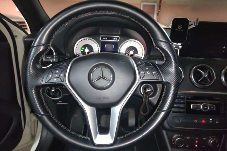 Used Mercedes-Benz A-Class 2013 A 200 Urban Edition Steering Wheel