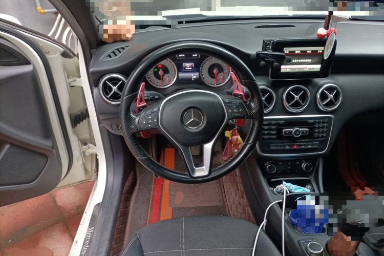 Used Mercedes-Benz A-Class 2013 A 200 Urban Edition Steering Wheel