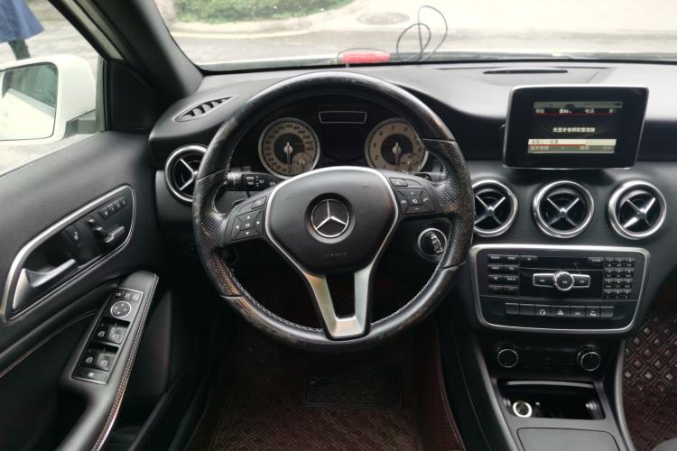 Used Mercedes-Benz A-Class 2013 A 200 Urban Edition Steering Wheel