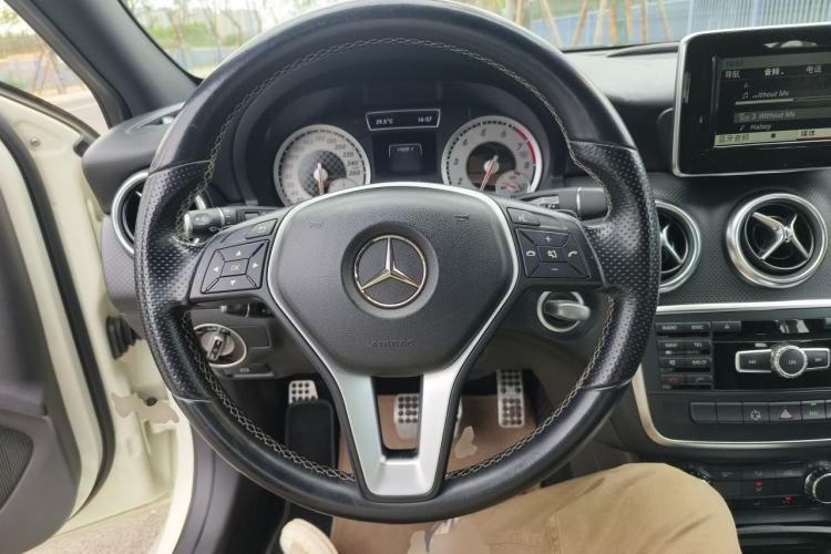 Used Mercedes-Benz A-Class 2013 A 200 Urban Edition Steering Wheel