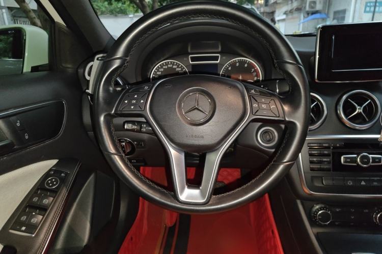 Used Mercedes-Benz A-Class 2013 A 180 Fashion Model Steering Wheel