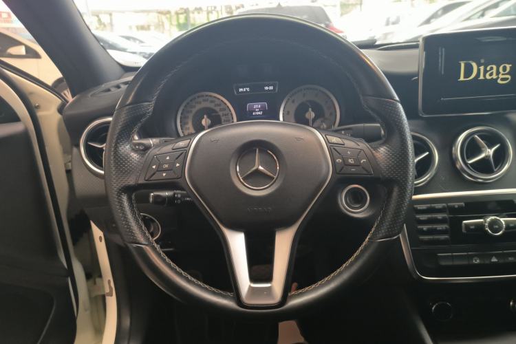 Used Mercedes-Benz A-Class 2013 A 200 Urban Edition Steering Wheel