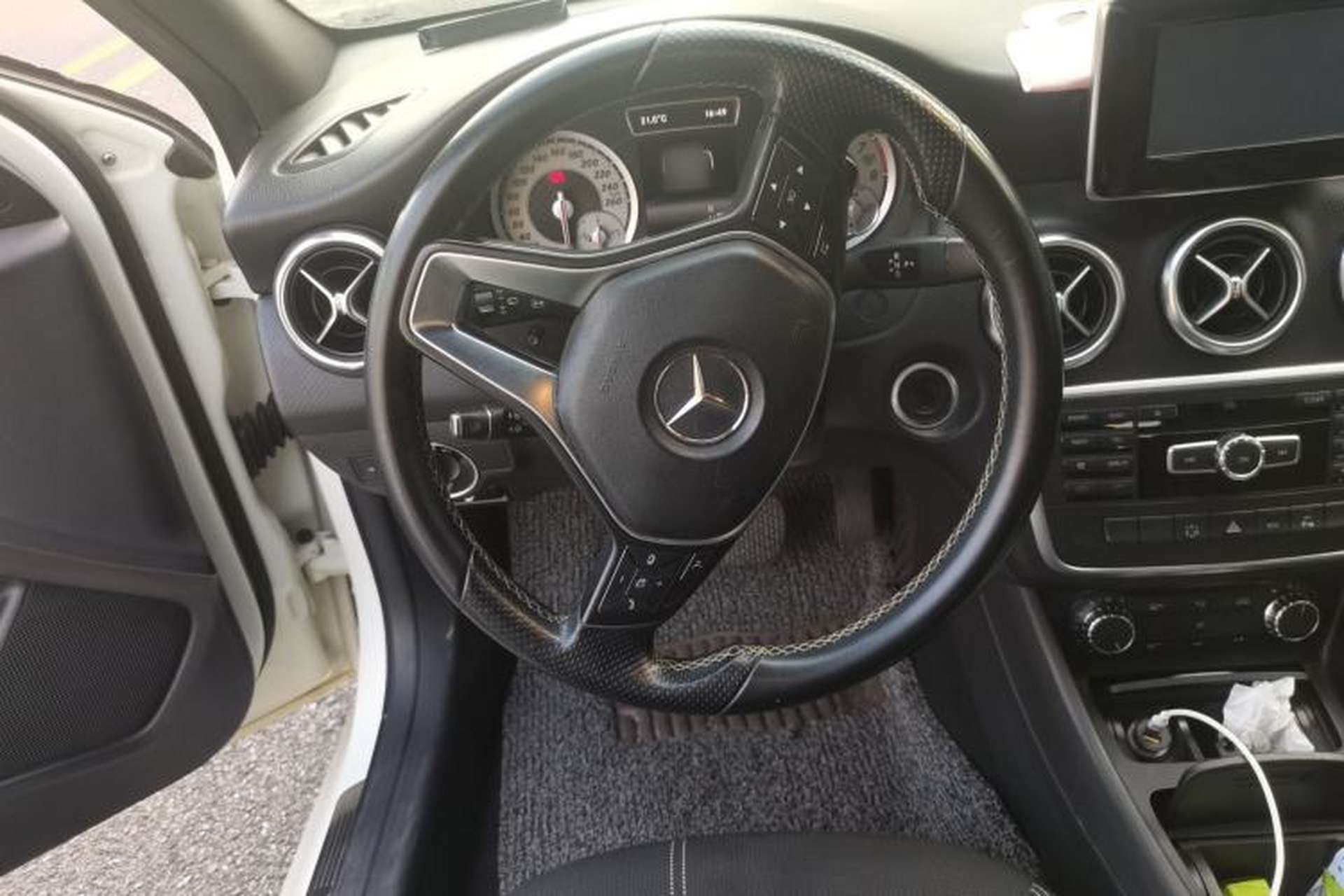 Used Mercedes-Benz A-Class 2013 A 200 Urban Edition Steering Wheel