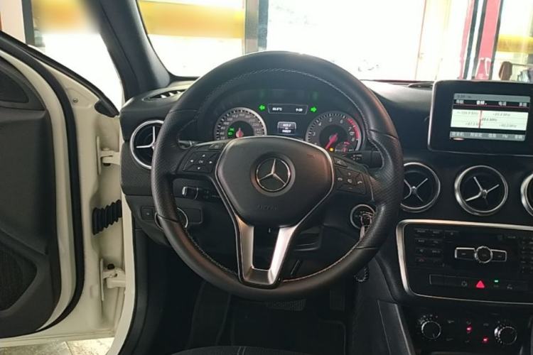 Used Mercedes-Benz A-Class 2013 A 200 Urban Edition Steering Wheel
