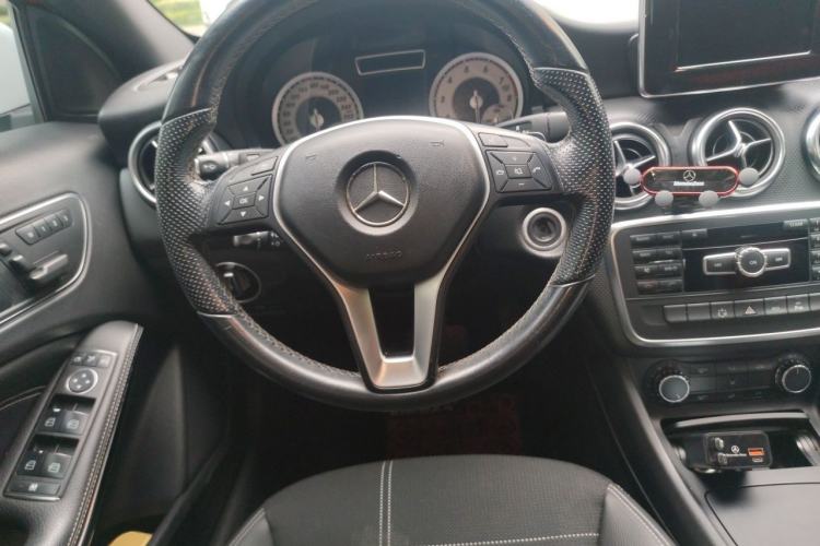 Used Mercedes-Benz A-Class 2013 A 200 Urban Edition Steering Wheel