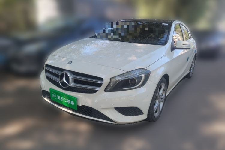Ojetý Mercedes-Benz A-Class 2013 A 200 Urban Edition Guazi used car, China used car export, Used car for sale, Used  cars, Cheapest cars for sale