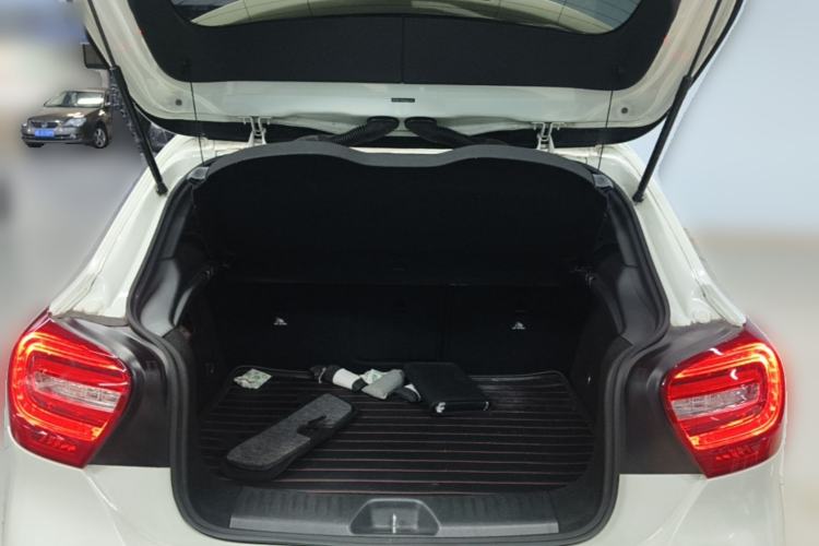 Used Mercedes-Benz A-Class 2013 A 200 Urban Edition Trunk