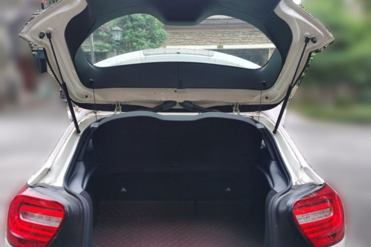Used Mercedes-Benz A-Class 2013 A 200 Urban Edition Trunk