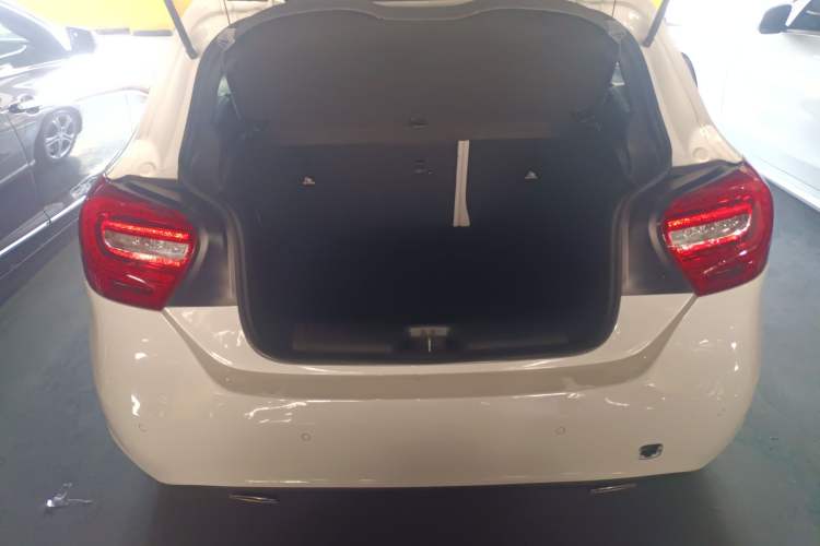 Used Mercedes-Benz A-Class 2013 A 200 Urban Edition Trunk