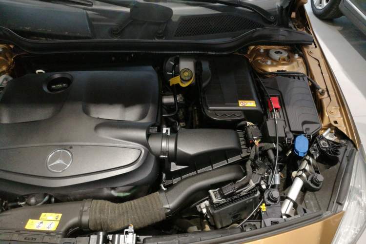 Used Mercedes-Benz A-Class 2013 A 180 Fashion Model Engine Bay Left