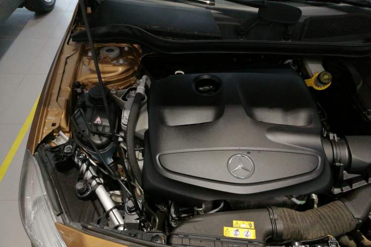 Used Mercedes-Benz A-Class 2013 A 180 Fashion Model Engine Bay Right