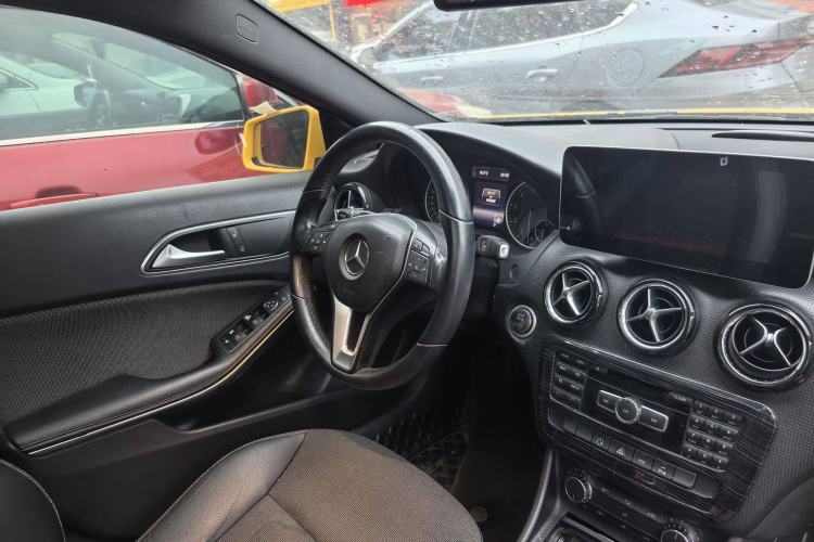 Used Mercedes-Benz A-Class 2013 A 180 Fashion Model Interior 1